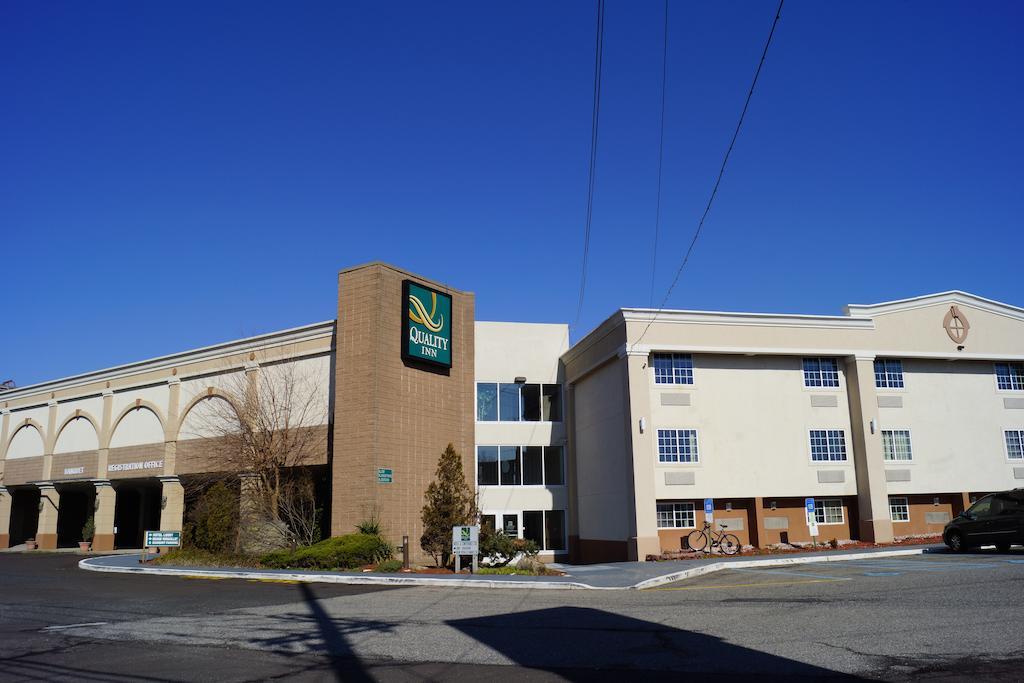 Quality Inn & Conference Center Maple Shade Εξωτερικό φωτογραφία