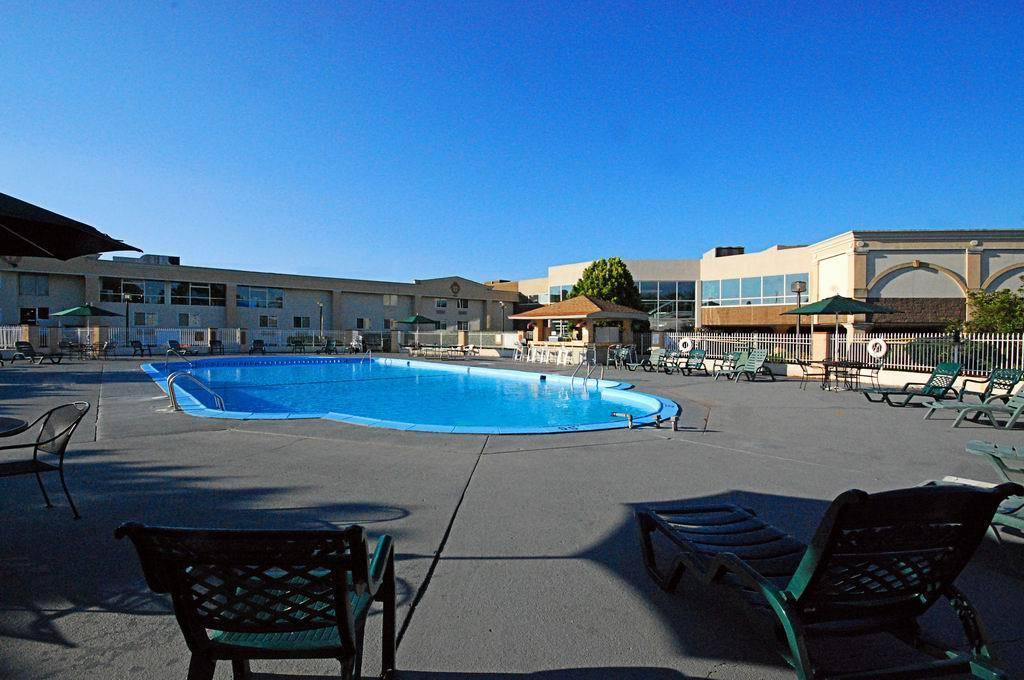 Quality Inn & Conference Center Maple Shade Εξωτερικό φωτογραφία