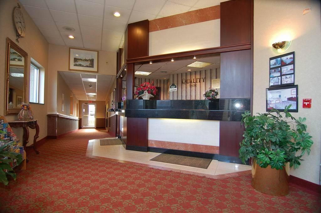 Quality Inn & Conference Center Maple Shade Εξωτερικό φωτογραφία