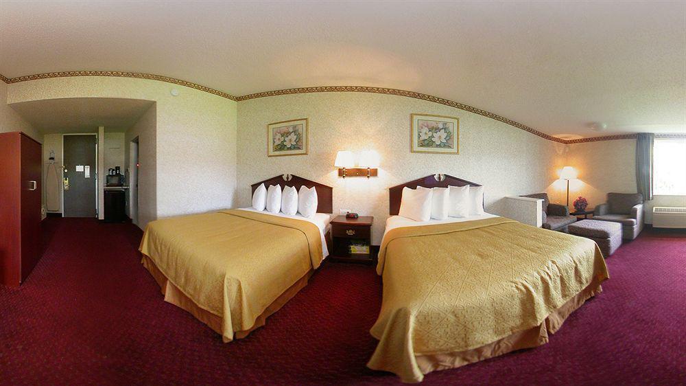 Quality Inn & Conference Center Maple Shade Εξωτερικό φωτογραφία